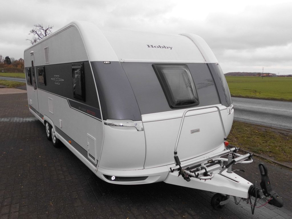 Hobby DE LUXE EDITION 650 KMFe Vorzelt, City, 2200kg - Kamp prikolica: slika 1 Hobby DE LUXE EDITION 650 KMFe Vorzelt, City, 2200kg - Kamp prikolica: slika 1