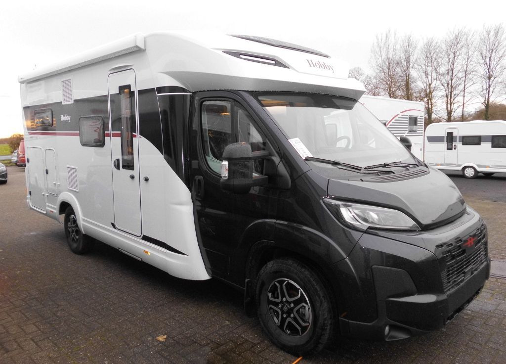 Hobby PRESTIGE T 710 GE 2026 180PS Autom. Voll LED +++ - Poluintegrisani kamper: slika 1 Hobby PRESTIGE T 710 GE 2026 180PS Autom. Voll LED +++ - Poluintegrisani kamper: slika 1