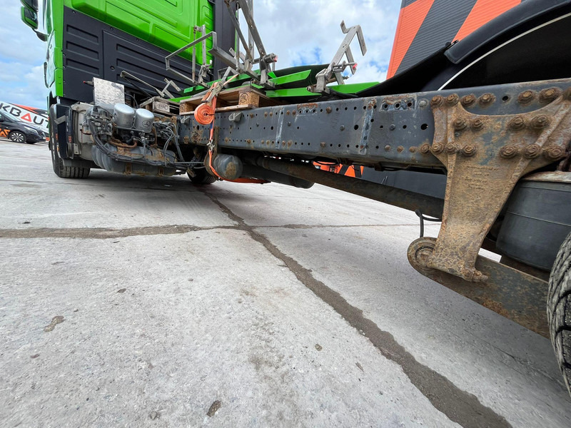 Kamion sa golom šasijom i zatvorenom kabinom Mercedes-Benz Actros 1832 4x2 V6 ENGINE / CHASSIS L=7100 mm: slika 11 Kamion sa golom šasijom i zatvorenom kabinom Mercedes-Benz Actros 1832 4x2 V6 ENGINE / CHASSIS L=7100 mm: slika 11