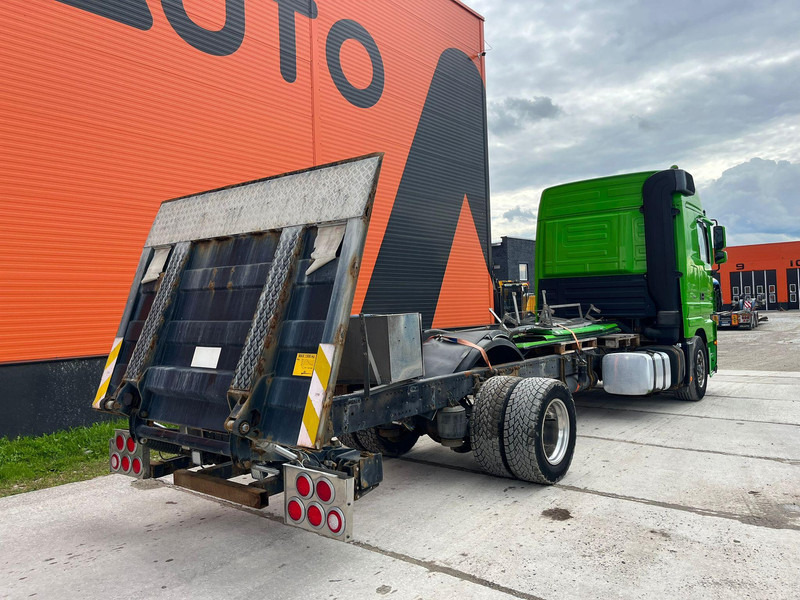 Kamion sa golom šasijom i zatvorenom kabinom Mercedes-Benz Actros 1832 4x2 V6 ENGINE / CHASSIS L=7100 mm: slika 6 Kamion sa golom šasijom i zatvorenom kabinom Mercedes-Benz Actros 1832 4x2 V6 ENGINE / CHASSIS L=7100 mm: slika 6