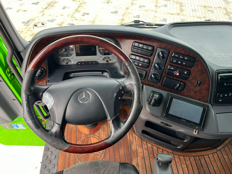 Kamion sa golom šasijom i zatvorenom kabinom Mercedes-Benz Actros 1832 4x2 V6 ENGINE / CHASSIS L=7100 mm: slika 14 Kamion sa golom šasijom i zatvorenom kabinom Mercedes-Benz Actros 1832 4x2 V6 ENGINE / CHASSIS L=7100 mm: slika 14