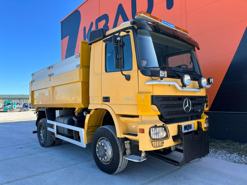 Mercedes-Benz Actros 1841 4x4 SNOW PLOW EQUIPMENT / UNDERBODY SCRAPER / BOX L=4495 mm - Istovarivač: slika 4 Mercedes-Benz Actros 1841 4x4 SNOW PLOW EQUIPMENT / UNDERBODY SCRAPER / BOX L=4495 mm - Istovarivač: slika 4