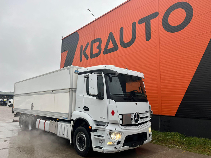 Mercedes-Benz Antos 2543 6x2*4 LIFTABLE BOX ROOF / BOX L=7773 mm - Kamion sa zatvorenim sandukom: slika 3 Mercedes-Benz Antos 2543 6x2*4 LIFTABLE BOX ROOF / BOX L=7773 mm - Kamion sa zatvorenim sandukom: slika 3