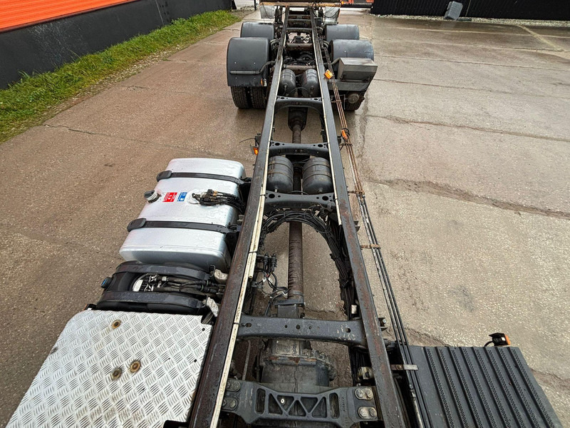 Kamion sa golom šasijom i zatvorenom kabinom Scania G 420 6x2*4 CHASSIS L=9940 mm: slika 11