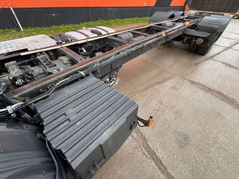 Kamion sa golom šasijom i zatvorenom kabinom Scania G 420 6x2*4 CHASSIS L=9940 mm: slika 10