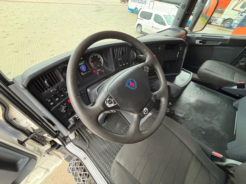 Kamion sa golom šasijom i zatvorenom kabinom Scania G 420 6x2*4 CHASSIS L=9940 mm: slika 14