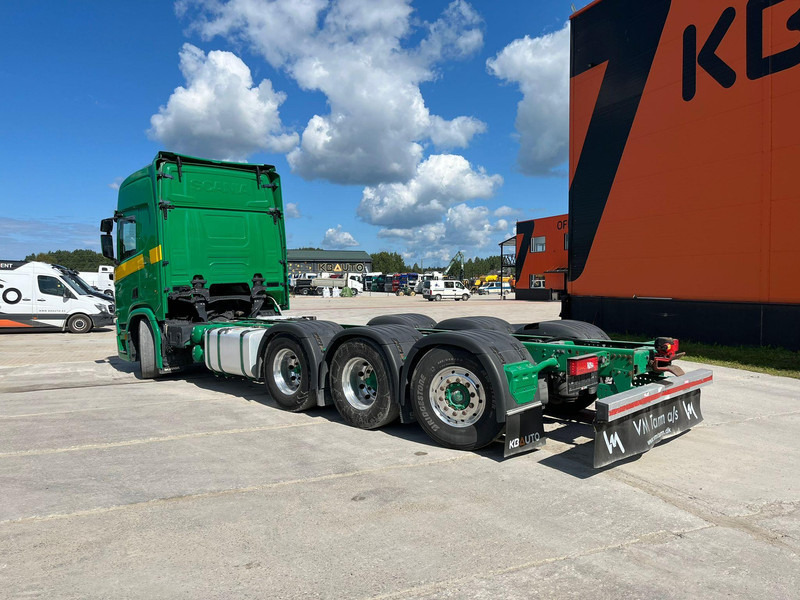 Kamion sa golom šasijom i zatvorenom kabinom Scania R500 8x4*4 9 TON FRONT AXLE / PTO / RETARDER / CHASSIS L=7420 mm: slika 8 Kamion sa golom šasijom i zatvorenom kabinom Scania R500 8x4*4 9 TON FRONT AXLE / PTO / RETARDER / CHASSIS L=7420 mm: slika 8