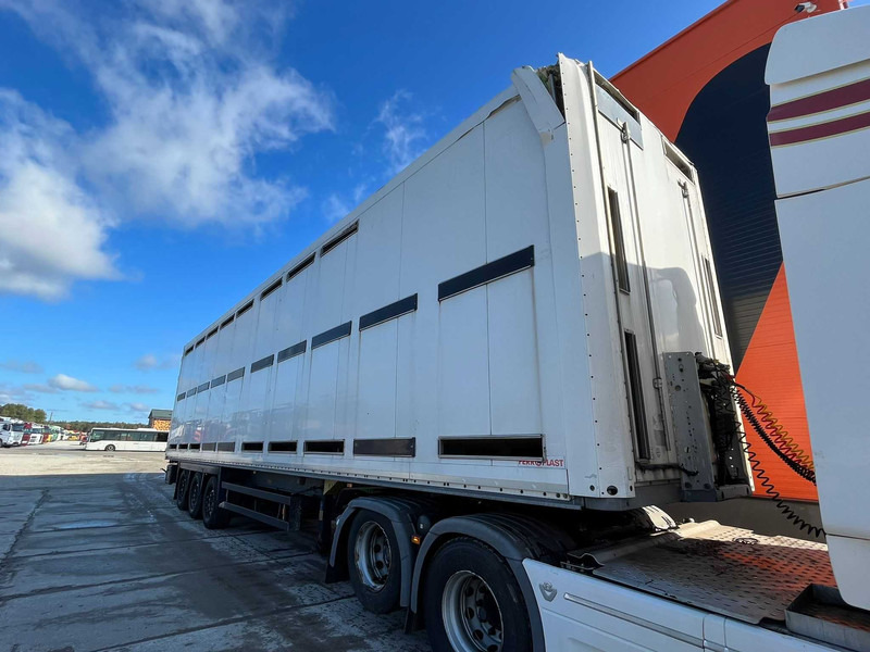 Schmitz Cargobull NKS SCB S3B BOX L=13682 mm - Poluprikolica za prevoz stoke: slika 3 Schmitz Cargobull NKS SCB S3B BOX L=13682 mm - Poluprikolica za prevoz stoke: slika 3
