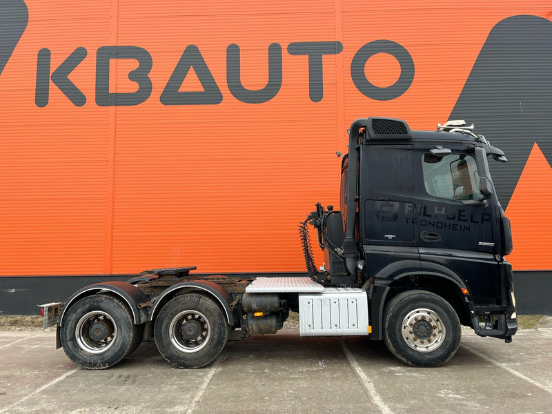 Mercedes-Benz Arocs 3358 6x4 GCW 120 TON ! / HYDRAULICS / RETARDER - Tegljač: slika 5 Mercedes-Benz Arocs 3358 6x4 GCW 120 TON ! / HYDRAULICS / RETARDER - Tegljač: slika 5