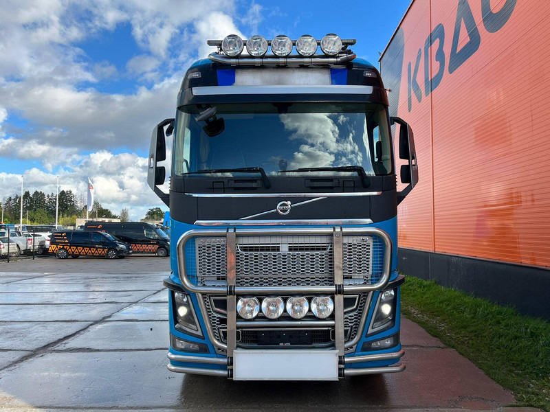 Volvo FH 16 750 8x4 GCW 130 ton / GLOBE XL / HYDRAULICS / BIG AXLES - Tegljač: slika 2 Volvo FH 16 750 8x4 GCW 130 ton / GLOBE XL / HYDRAULICS / BIG AXLES - Tegljač: slika 2