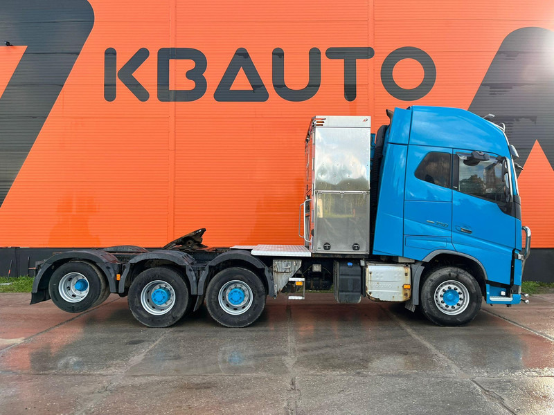 Volvo FH 16 750 8x4 GCW 130 ton / GLOBE XL / HYDRAULICS / BIG AXLES - Tegljač: slika 4 Volvo FH 16 750 8x4 GCW 130 ton / GLOBE XL / HYDRAULICS / BIG AXLES - Tegljač: slika 4