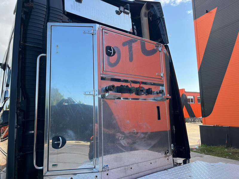 Lizing Volvo FH 16 750 8x4 GCW 90 ton / DOLLY / RETARDER Volvo FH 16 750 8x4 GCW 90 ton / DOLLY / RETARDER: slika 9 Lizing Volvo FH 16 750 8x4 GCW 90 ton / DOLLY / RETARDER Volvo FH 16 750 8x4 GCW 90 ton / DOLLY / RETARDER: slika 9