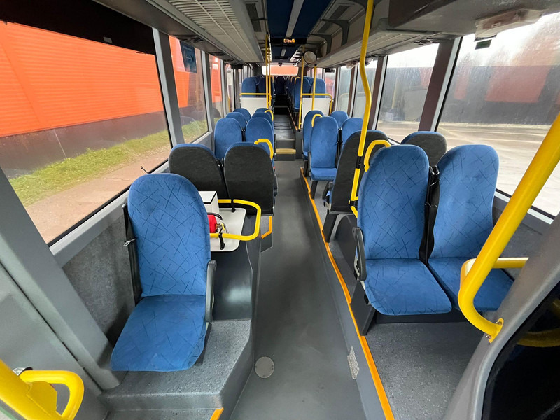 Prigradski autobus Volvo B7RLE 8900 4x2 48 SEATS + 28 STANDING / AC / AUXILIARY HEATER / WHEELCHAIR RAMP: slika 15 Prigradski autobus Volvo B7RLE 8900 4x2 48 SEATS + 28 STANDING / AC / AUXILIARY HEATER / WHEELCHAIR RAMP: slika 15