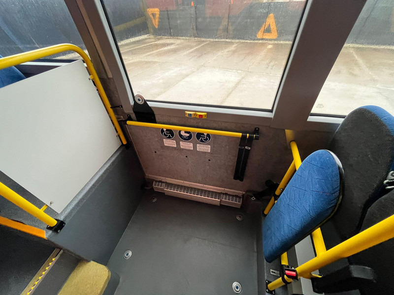 Prigradski autobus Volvo B7RLE 8900 4x2 48 SEATS + 28 STANDING / AC / AUXILIARY HEATER / WHEELCHAIR RAMP: slika 16 Prigradski autobus Volvo B7RLE 8900 4x2 48 SEATS + 28 STANDING / AC / AUXILIARY HEATER / WHEELCHAIR RAMP: slika 16