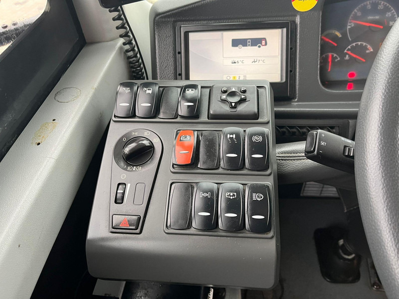 Prigradski autobus Volvo B7RLE 8900 4x2 48 SEATS + 28 STANDING / AC / AUXILIARY HEATER / WHEELCHAIR RAMP: slika 13 Prigradski autobus Volvo B7RLE 8900 4x2 48 SEATS + 28 STANDING / AC / AUXILIARY HEATER / WHEELCHAIR RAMP: slika 13