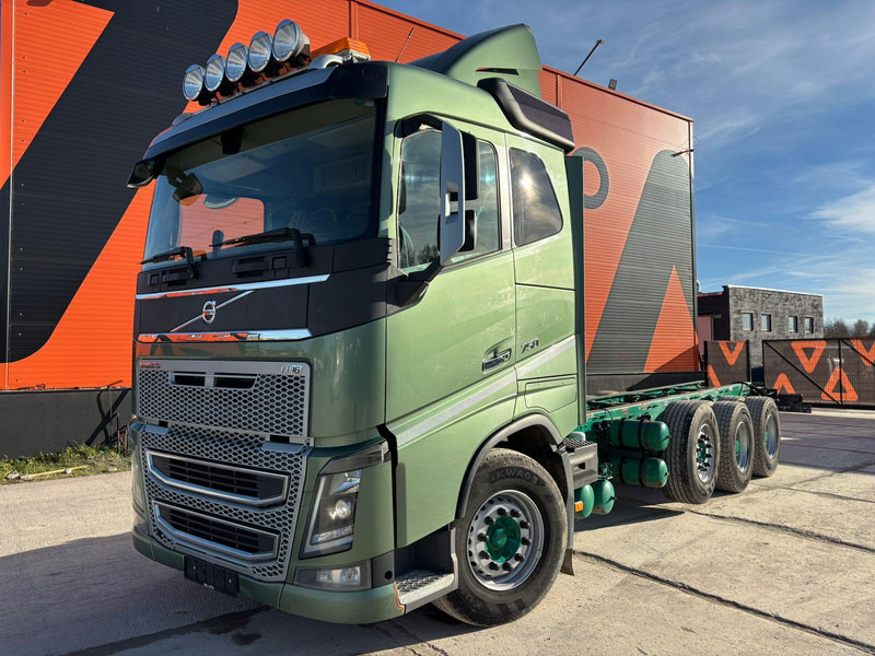 Volvo FH 16 750 8x4/4 PTO / CHASSIS L=7617 mm - Kamion sa golom šasijom i zatvorenom kabinom: slika 2 Volvo FH 16 750 8x4/4 PTO / CHASSIS L=7617 mm - Kamion sa golom šasijom i zatvorenom kabinom: slika 2