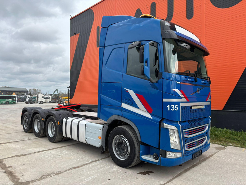 Volvo FH 500 8x4*4 FOR SALE AS CHASSIS / GCW 70 ton / PTO / CHASSIS L=6420 mm - Kamion sa golom šasijom i zatvorenom kabinom: slika 4 Volvo FH 500 8x4*4 FOR SALE AS CHASSIS / GCW 70 ton / PTO / CHASSIS L=6420 mm - Kamion sa golom šasijom i zatvorenom kabinom: slika 4
