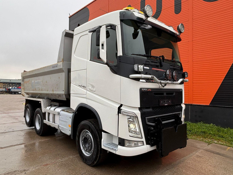 Volvo FH 540 6x4 RETARDER / TANDEM AXLE LIFT / SNOWPLOW EQUIPMENT / BOX L = 4473 mm - Istovarivač: slika 4 Volvo FH 540 6x4 RETARDER / TANDEM AXLE LIFT / SNOWPLOW EQUIPMENT / BOX L = 4473 mm - Istovarivač: slika 4