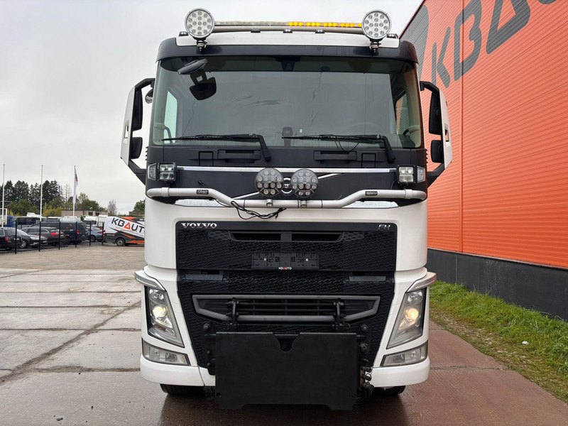 Volvo FH 540 6x4 RETARDER / TANDEM AXLE LIFT / SNOWPLOW EQUIPMENT / BOX L = 4473 mm - Istovarivač: slika 3 Volvo FH 540 6x4 RETARDER / TANDEM AXLE LIFT / SNOWPLOW EQUIPMENT / BOX L = 4473 mm - Istovarivač: slika 3