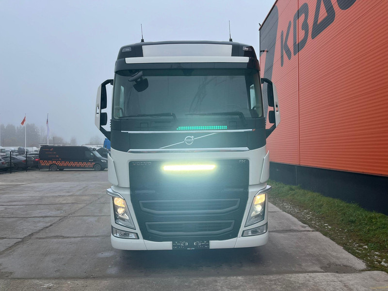 Volvo FH 540 8x4*4 CHASSIS L=7137 mm - Kamion sa golom šasijom i zatvorenom kabinom: slika 3 Volvo FH 540 8x4*4 CHASSIS L=7137 mm - Kamion sa golom šasijom i zatvorenom kabinom: slika 3