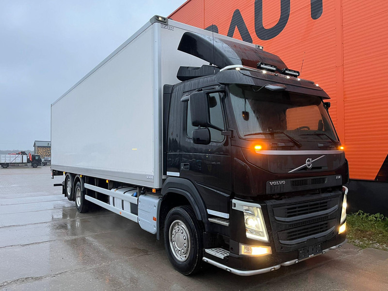Volvo FM 420 6x2 ADBLUE PROGRAMMED OFF / BOX HEATING / BOX L=9977 mm - Kamion sa zatvorenim sandukom: slika 3 Volvo FM 420 6x2 ADBLUE PROGRAMMED OFF / BOX HEATING / BOX L=9977 mm - Kamion sa zatvorenim sandukom: slika 3