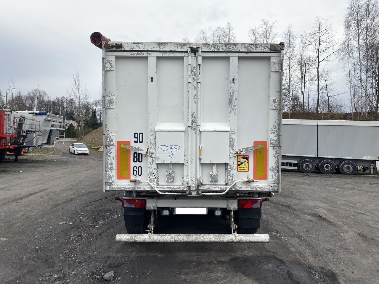 Benalu - Poluprikolica istovarivača: slika 4 Benalu - Poluprikolica istovarivača: slika 4