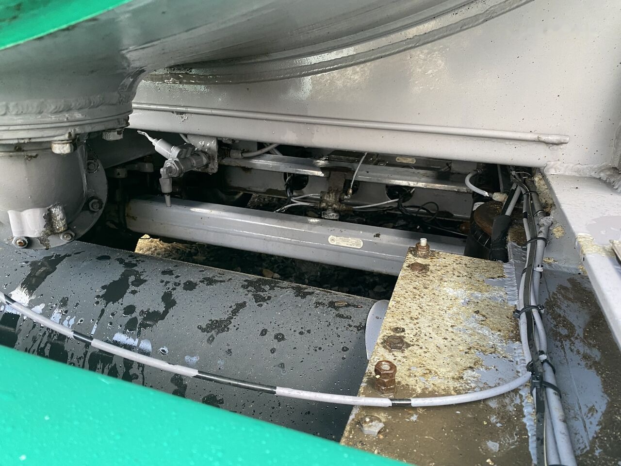 Poluprikolica cisterna za prevoz goriva LAG: slika 15 Poluprikolica cisterna za prevoz goriva LAG: slika 15