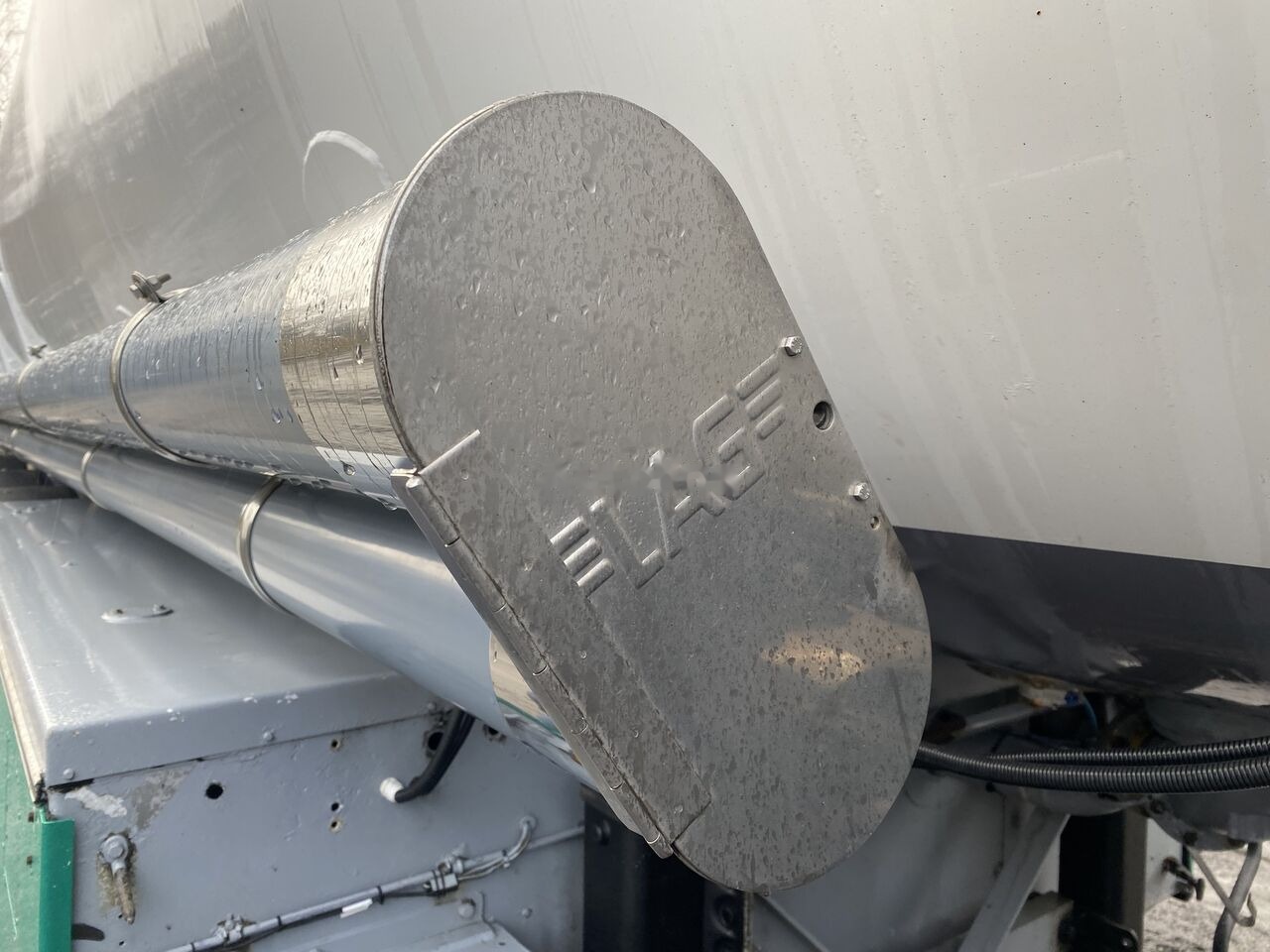 Poluprikolica cisterna za prevoz goriva LAG: slika 9 Poluprikolica cisterna za prevoz goriva LAG: slika 9