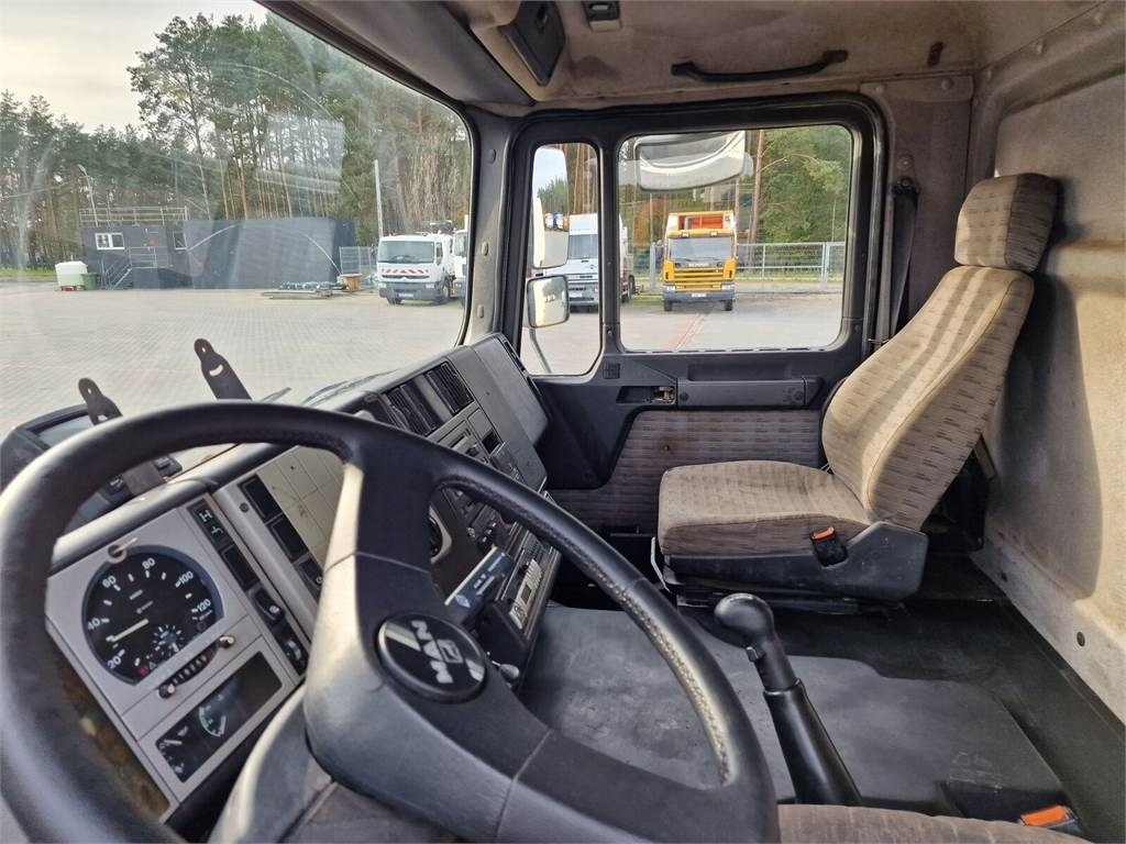 MAN WUKO MORO KOMBI FOR CHANNEL CLEANING - Vakuumska cisterna: slika 4 MAN WUKO MORO KOMBI FOR CHANNEL CLEANING - Vakuumska cisterna: slika 4