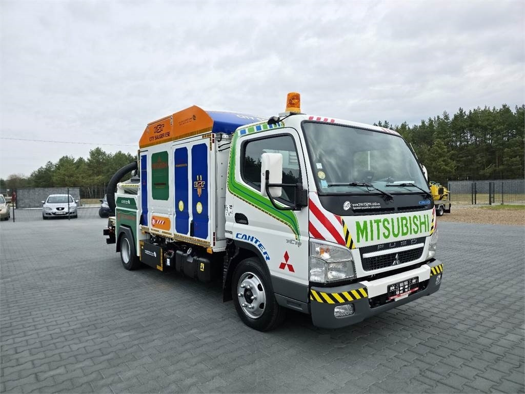 Mitsubishi CANTER odkurzacz koparka ssąca Saugbagger CITY SAU - Vakuumska cisterna: slika 2 Mitsubishi CANTER odkurzacz koparka ssąca Saugbagger CITY SAU - Vakuumska cisterna: slika 2