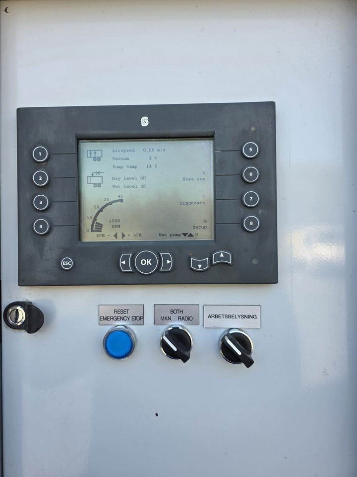 Lizing Scania Larsen FlexVac 311 Vacuum suction loader  Scania Larsen FlexVac 311 Vacuum suction loader: slika 13 Lizing Scania Larsen FlexVac 311 Vacuum suction loader  Scania Larsen FlexVac 311 Vacuum suction loader: slika 13