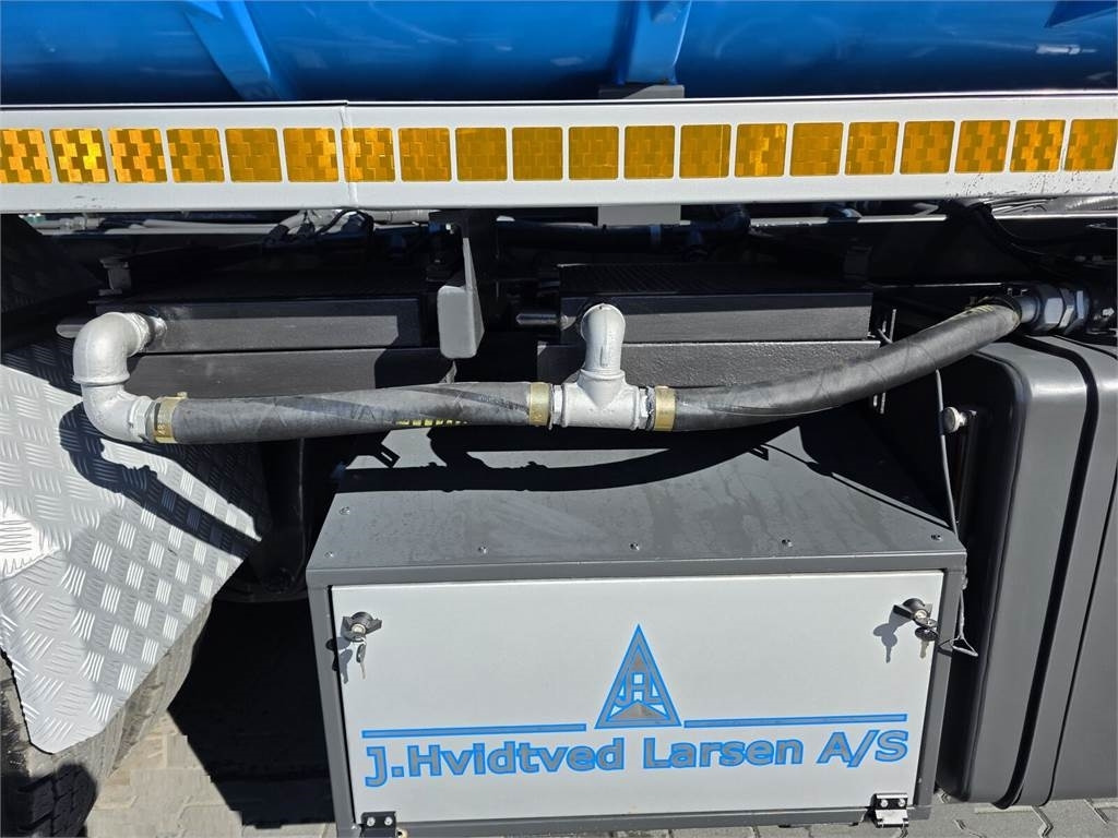 Lizing Scania Larsen FlexVac 311 Vacuum suction loader  Scania Larsen FlexVac 311 Vacuum suction loader: slika 21 Lizing Scania Larsen FlexVac 311 Vacuum suction loader  Scania Larsen FlexVac 311 Vacuum suction loader: slika 21