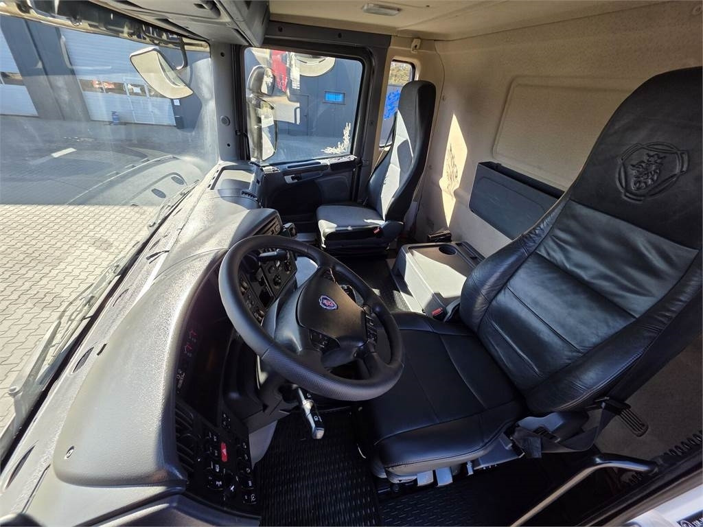 Lizing Scania Larsen FlexVac 311 Vacuum suction loader  Scania Larsen FlexVac 311 Vacuum suction loader: slika 33 Lizing Scania Larsen FlexVac 311 Vacuum suction loader  Scania Larsen FlexVac 311 Vacuum suction loader: slika 33