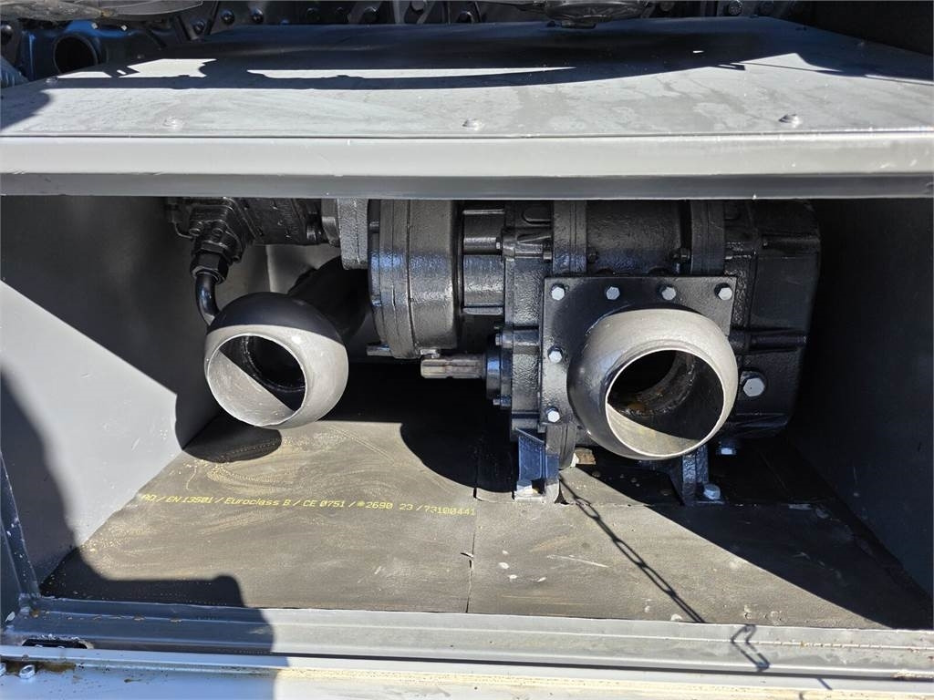 Lizing Scania Larsen FlexVac 311 Vacuum suction loader  Scania Larsen FlexVac 311 Vacuum suction loader: slika 22 Lizing Scania Larsen FlexVac 311 Vacuum suction loader  Scania Larsen FlexVac 311 Vacuum suction loader: slika 22