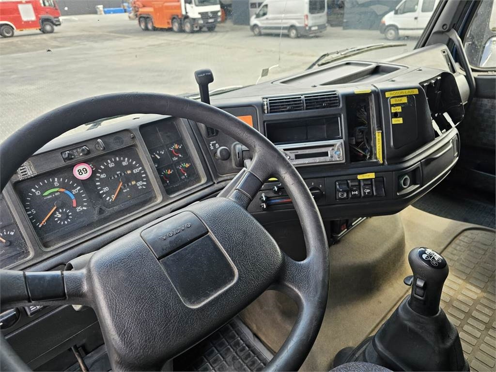 Kamion za prevoz kontejnera/ Kamion sa promenjivim sandukom Volvo FH 16 470 KM 6x2 low mileage 229700 km !!!!: slika 17 Kamion za prevoz kontejnera/ Kamion sa promenjivim sandukom Volvo FH 16 470 KM 6x2 low mileage 229700 km !!!!: slika 17