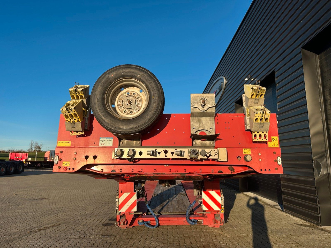 Faymonville Megamax 3 achs tiefbett / 3 x 12.000 kg Pendel - Niska poluprikolica za prevoz: slika 4 Faymonville Megamax 3 achs tiefbett / 3 x 12.000 kg Pendel - Niska poluprikolica za prevoz: slika 4