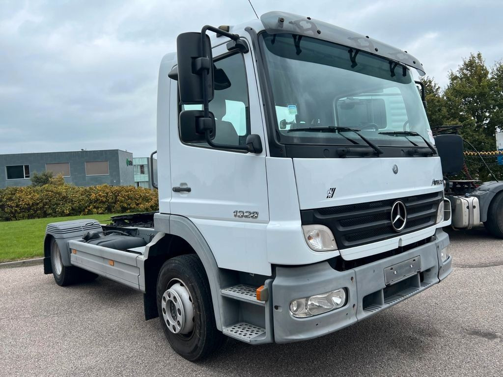 Mercedes-Benz Atego 1328 LS 4x2 + Diagnose Auflieger - Tegljač: slika 4 Mercedes-Benz Atego 1328 LS 4x2 + Diagnose Auflieger - Tegljač: slika 4