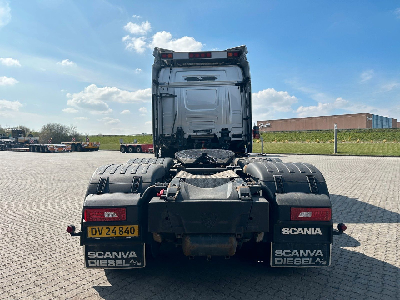 Scania R 730 6x4 Scania R 730 V8 6x4 - Tegljač: slika 4 Scania R 730 6x4 Scania R 730 V8 6x4 - Tegljač: slika 4