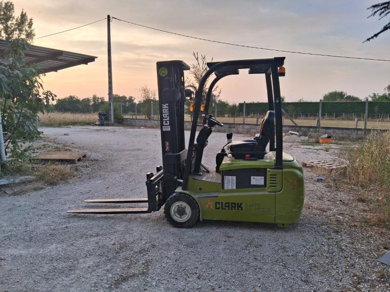 Clark GTX16 - Električni viljuškar: slika 1 Clark GTX16 - Električni viljuškar: slika 1