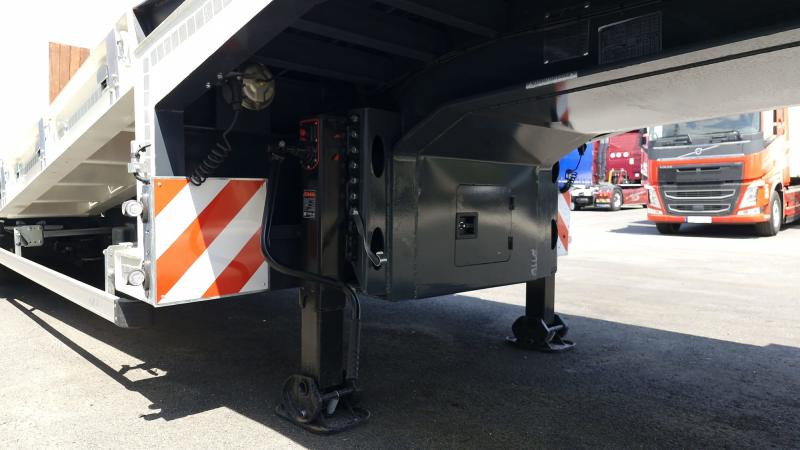 Syltrailer SYL table hydraulique (Location / Rent) F3W1L1B - Niska poluprikolica za prevoz: slika 5 Syltrailer SYL table hydraulique (Location / Rent) F3W1L1B - Niska poluprikolica za prevoz: slika 5