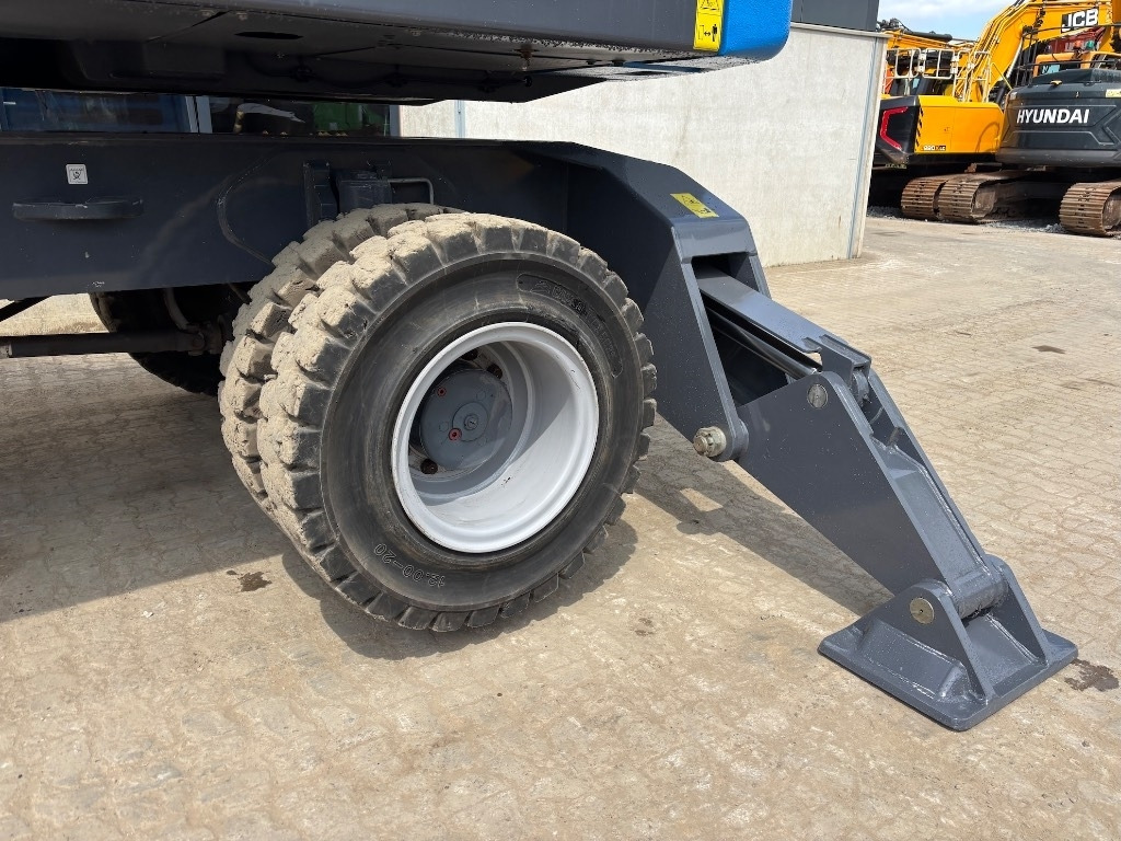 Bager za obradu otpada/ Industrije Fuchs MHL 350 F: slika 24