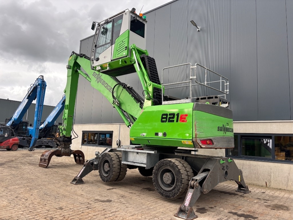 Sennebogen 821 M - 821 E - 821 ME - Bager za obradu otpada/ Industrije: slika 3 Sennebogen 821 M - 821 E - 821 ME - Bager za obradu otpada/ Industrije: slika 3