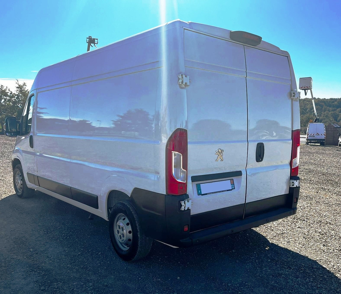 PEUGEOT Boxer III 2.2 HDI 120 L3H2 PREMIUM - Furgon: slika 3 PEUGEOT Boxer III 2.2 HDI 120 L3H2 PREMIUM - Furgon: slika 3
