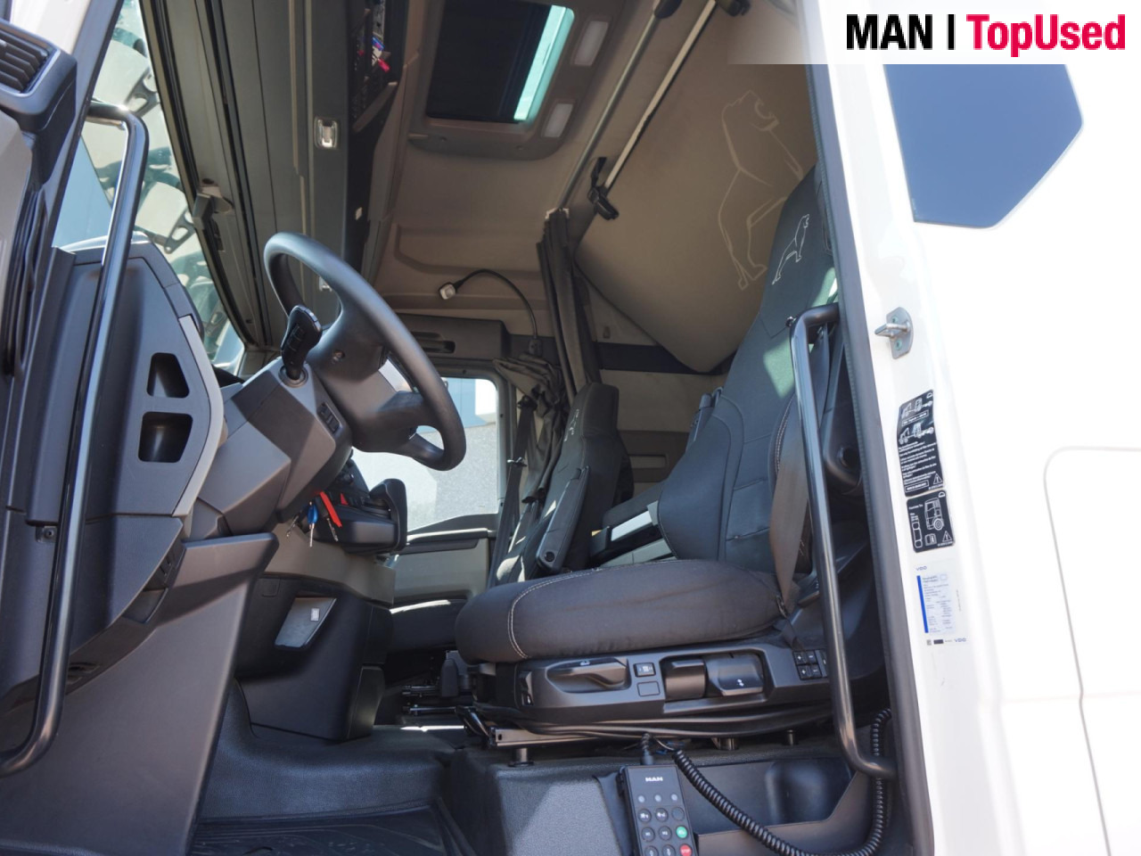 MAN TGX 26.470 6x2-4 LL CH Lift/Lenk/Retarder - Kamion za prevoz kontejnera/ Kamion sa promenjivim sandukom: slika 3 MAN TGX 26.470 6x2-4 LL CH Lift/Lenk/Retarder - Kamion za prevoz kontejnera/ Kamion sa promenjivim sandukom: slika 3
