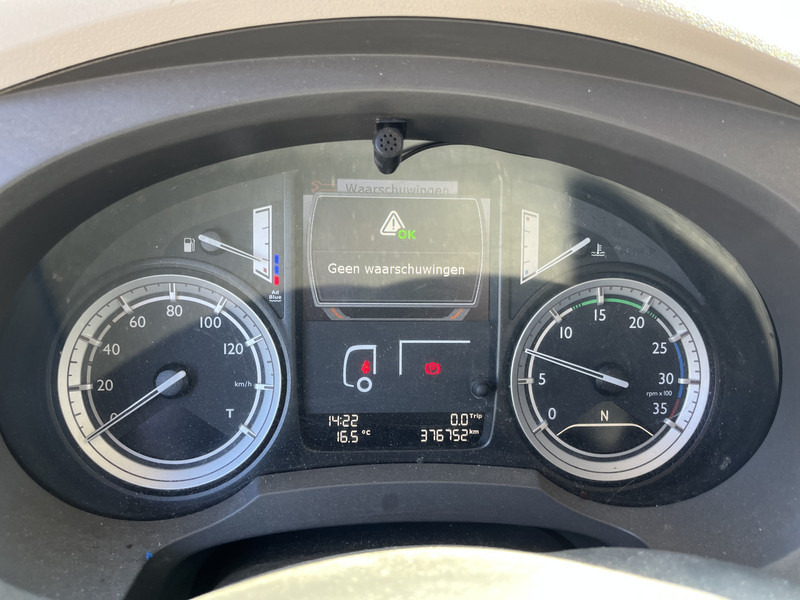 DAF LF 210 FA / 12 Ton / 376 dkm / Box / Laadklep / NL truck - Kamion sa zatvorenim sandukom: slika 3 DAF LF 210 FA / 12 Ton / 376 dkm / Box / Laadklep / NL truck - Kamion sa zatvorenim sandukom: slika 3