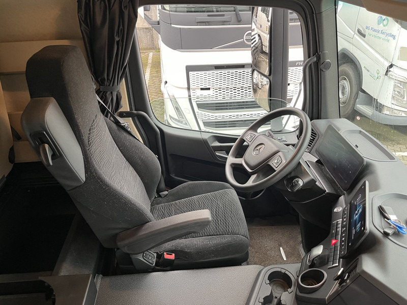 Mercedes-Benz Actros 2127 / Schuifzeil Box / Laadklep / APK 07-25 - Kamion sa ceradom: slika 3 Mercedes-Benz Actros 2127 / Schuifzeil Box / Laadklep / APK 07-25 - Kamion sa ceradom: slika 3