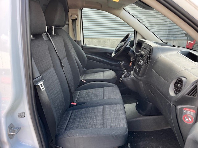 Mercedes-Benz Vito 109 CDI Lang / Airco / Cruise / Trekhaak / APK 01-26 - Mali kombi: slika 4 Mercedes-Benz Vito 109 CDI Lang / Airco / Cruise / Trekhaak / APK 01-26 - Mali kombi: slika 4