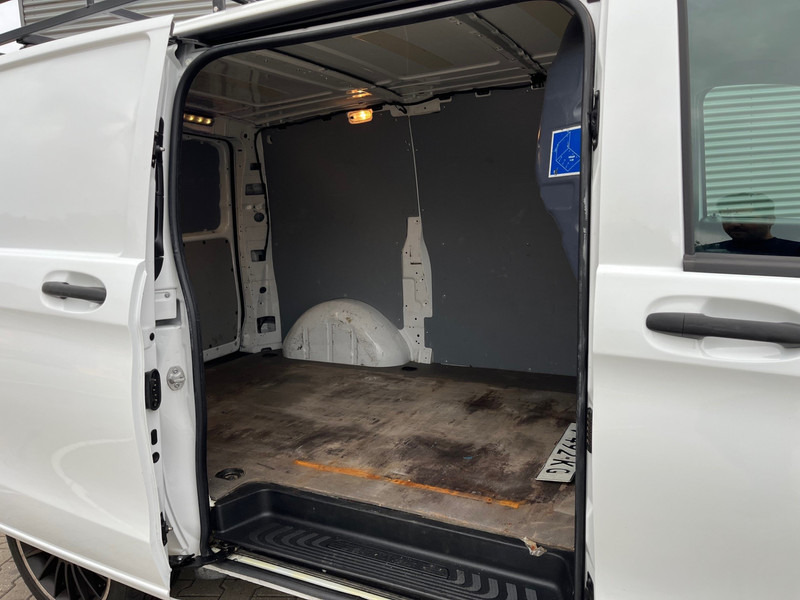 Mercedes-Benz Vito 111 CDI Lang / Business Professional Plus / / Imperial / Towbar / APK-TUV 11-25 - Mali kombi: slika 4 Mercedes-Benz Vito 111 CDI Lang / Business Professional Plus / / Imperial / Towbar / APK-TUV 11-25 - Mali kombi: slika 4