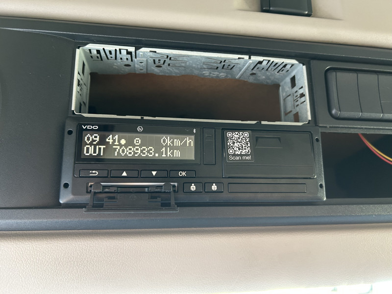 Tegljač DAF XF 480 FT SC / 708 dkm / PTO Hydraulic / Stand Airco / APK TUV 06-26: slika 8 Tegljač DAF XF 480 FT SC / 708 dkm / PTO Hydraulic / Stand Airco / APK TUV 06-26: slika 8