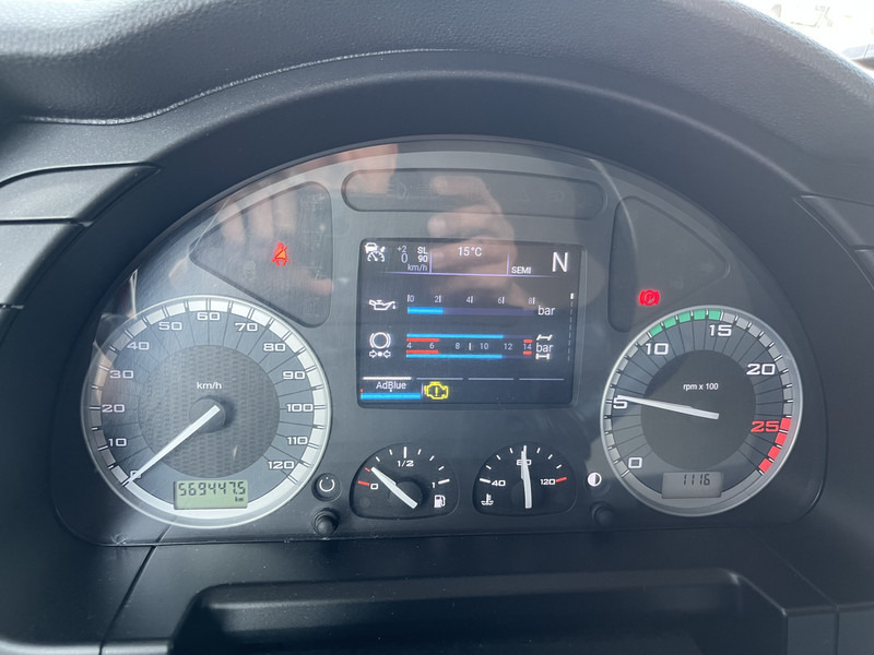 Iveco S-Way AT 420 / Full LED / 569 dkm / 2 Tanks / 2 Fridge / APK TUV 03-26 - Tegljač: slika 4 Iveco S-Way AT 420 / Full LED / 569 dkm / 2 Tanks / 2 Fridge / APK TUV 03-26 - Tegljač: slika 4